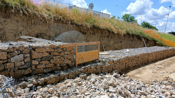 movimento terra Poggibonsi, realizzazione di gabbia metallica