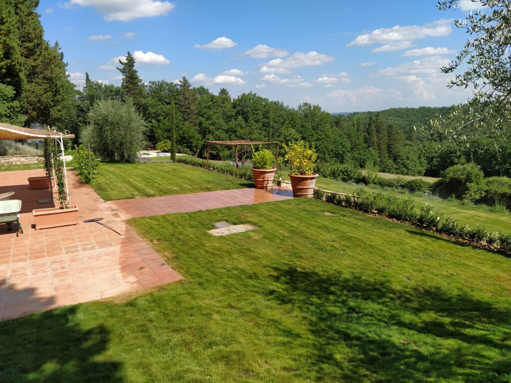 Realizzazione giardino ed esterni - fine lavori